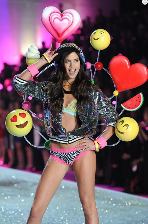 Video: Mãn nhãn với Victoria#039;s Secret Show 2013 - 17