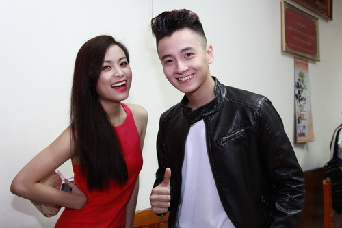 Hoàng Thùy Linh quot;nhắng nhítquot; bên Ngô Kiến Huy - 9