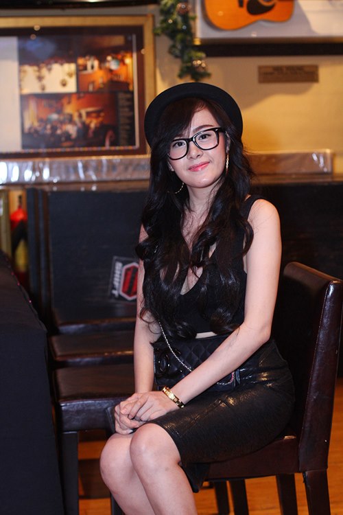 Phi Thanh Vân tỏa sáng quot;đánh bậtquot; Bà Tưng - 4