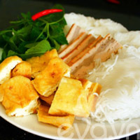 Bữa sáng ấm áp với bún măng mọc - 17