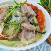 Bữa sáng ấm áp với bún măng mọc - 18