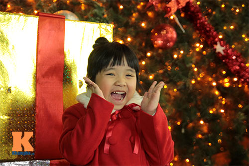 Trẻ miền Bắc ngộ nghĩnh đi chơi noel sớm - 10