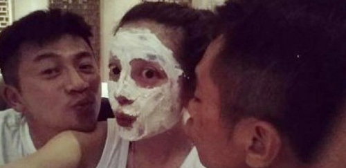 Tô Hữu Bằng bên Triệu Vy sau tin bất hòa - 1