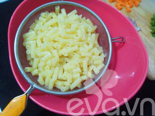 Đổi món với nui xào thịt cho cả nhà - 3