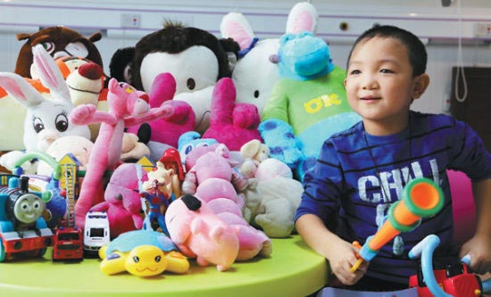 TQ: Cậu bé bị móc mắt xuất viện - 1