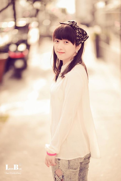 Cô gái Việt #039;hút mắt#039; giữa trời Paris - 2