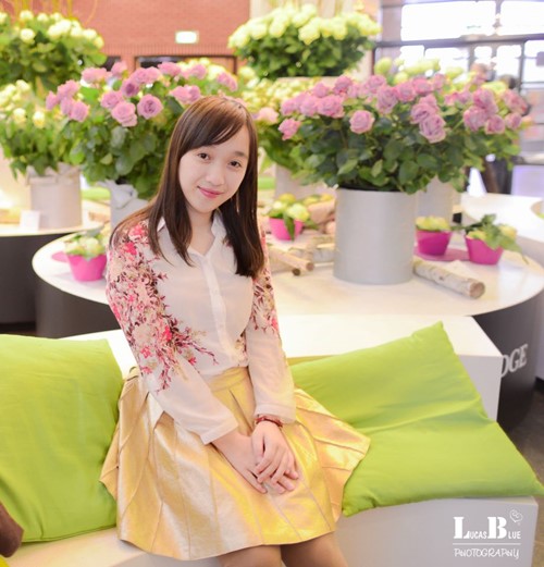 Cô gái Việt #039;hút mắt#039; giữa trời Paris - 10