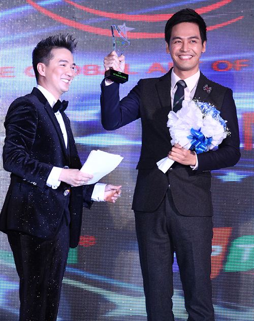 Thanh Hằng vui sướng ẵm giải Mỹ nhân của năm - 15