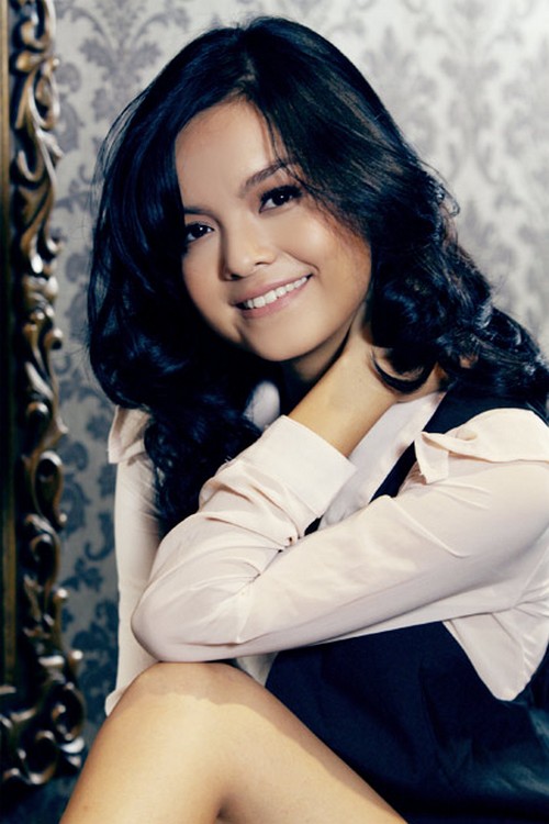 Hoàng Thùy Linh hứa hẹn làm ấm đêm đông - 2