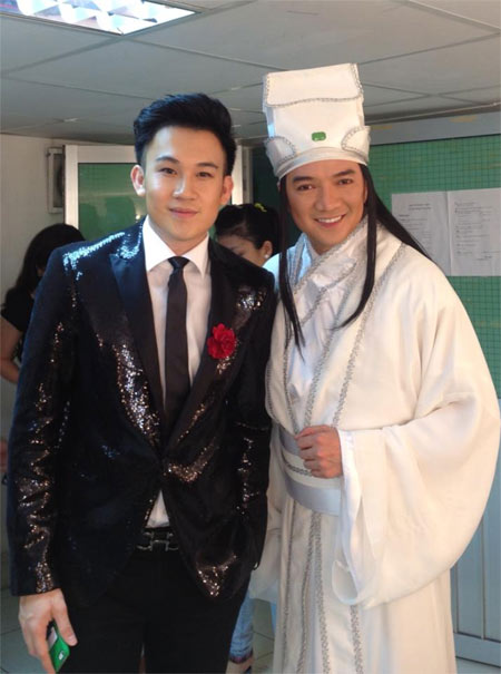 HH Diễm Hương diễu hành cùng đoàn thể thao VN - 9