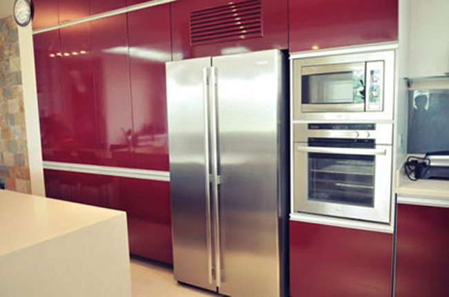 Phòng bếp được thiết kế rộng rãi và tiện nghi để tiện cho việc nấu ăn.
