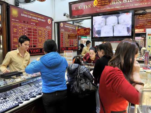 Vàng lao dốc nhưng “phanh” kịp thời - 1
