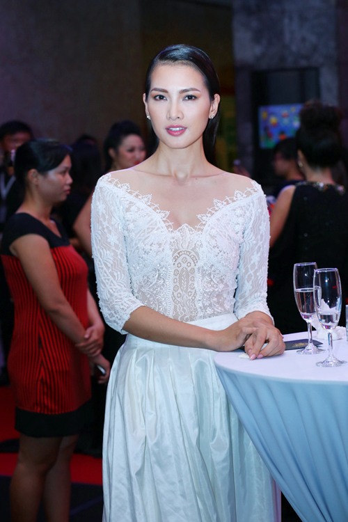 Minh Hằng, Anh Thư quot;thả rôngquot; vòng 1 - 4