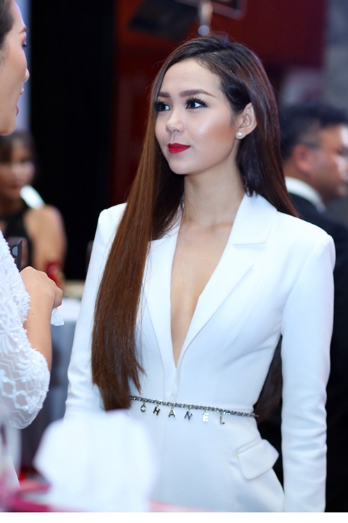 Minh Hằng, Anh Thư quot;thả rôngquot; vòng 1 - 2
