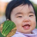 Làm mẹ - Mẹ 'dại' mới bôi lá hẹ vào nướu con?
