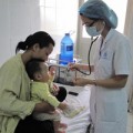 Tin tức - Nhiều trẻ nhỏ biến chứng viêm phổi vì trời lạnh