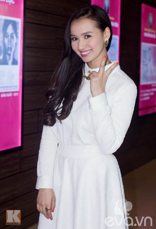 quot;Gái một conquot; Lã Thanh Huyền lộ diện sau sinh - 3