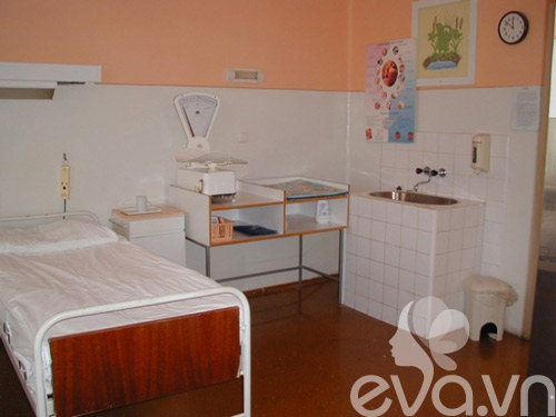 Sinh ở Séc: Bác sĩ cám ơn bà đẻ - 4