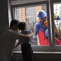Làm mẹ - Những bức ảnh về trẻ em tái hiện năm 2013