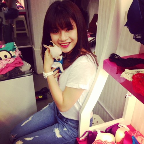 Cô nàng mũi to miệng rộng xinh như mộng - 1