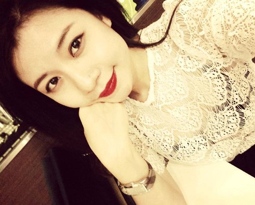 Cô nàng mũi to miệng rộng xinh như mộng - 8