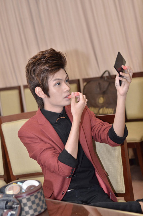 Style quot;ẻo lảquot; như con gái của Đào Bá Lộc - 3