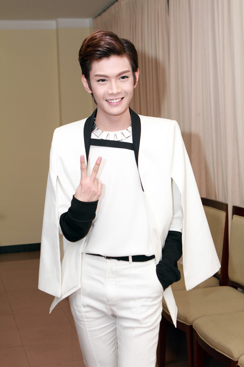 Style quot;ẻo lảquot; như con gái của Đào Bá Lộc - 4