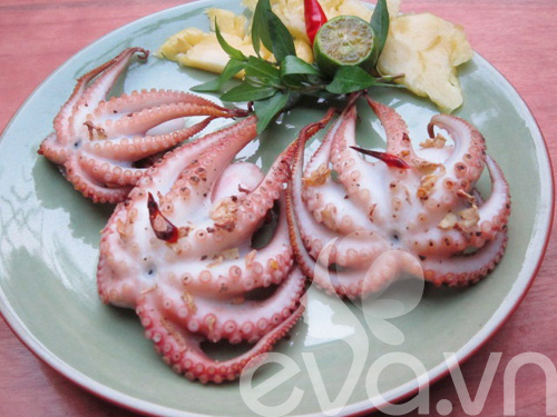 Đổi món với bạch tuộc nướng muối ớt - 8