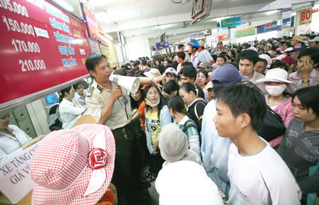Vé Tàu, xe Tết: Giá tăng nhưng không căng thẳng - 1