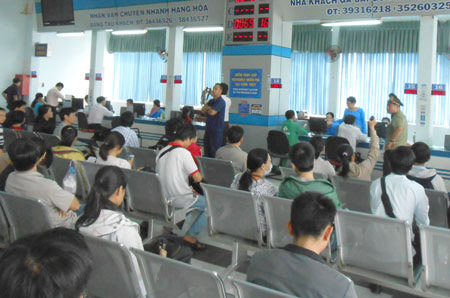 Vé Tàu, xe Tết: Giá tăng nhưng không căng thẳng - 2