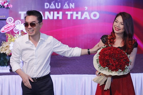 Thanh Thảo được người yêu quot;đại giaquot; hôn vội - 16