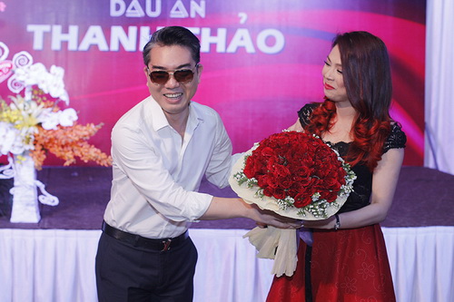 Thanh Thảo được người yêu quot;đại giaquot; hôn vội - 15