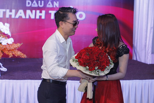 Thanh Thảo được người yêu quot;đại giaquot; hôn vội - 14