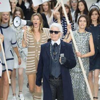 Chanel biểu tình ở tuần lễ thời trang Paris