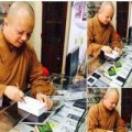 Tin tức - Nhà sư "đập hộp iPhone 6" bị bãi miễn chức vụ