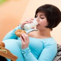 Bà bầu - "List" đồ ăn vặt siêu bổ, rẻ cho mẹ bầu