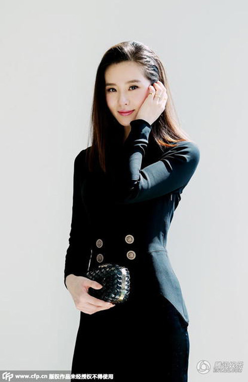 Lưu Thi Thi ngày càng trưởng thành và quyến rũ - 1