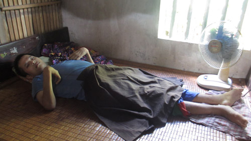 Cuộc sống khốn khổ của 3 anh em nhiễm chất độc da cam - 1