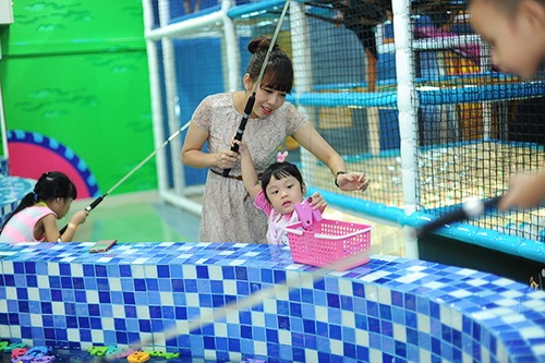 Đan Lê, Thanh Vân Hugo khoe con trai hotboy - 11