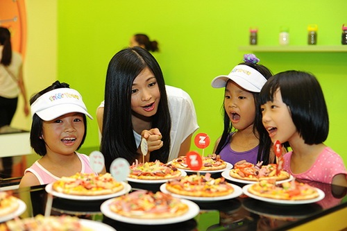 Đan Lê, Thanh Vân Hugo khoe con trai hotboy - 16