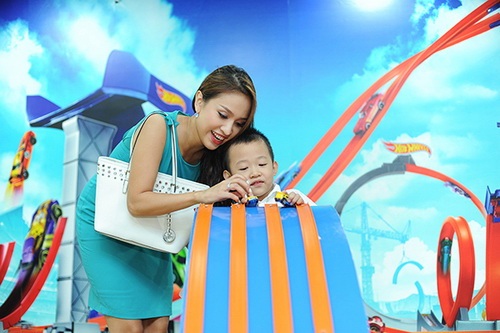 Đan Lê, Thanh Vân Hugo khoe con trai hotboy - 9