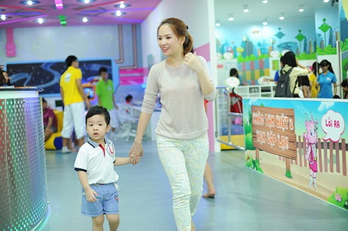 Đan Lê, Thanh Vân Hugo khoe con trai hotboy - 1