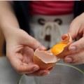 Làm mẹ - Mẹo dân gian hạ sốt cho trẻ tự nhiên của mẹ Tây