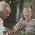 Tin tức - Đạo hiếu trong gia đình con trai 85 tuổi vẫn cõng mẹ đi chơi