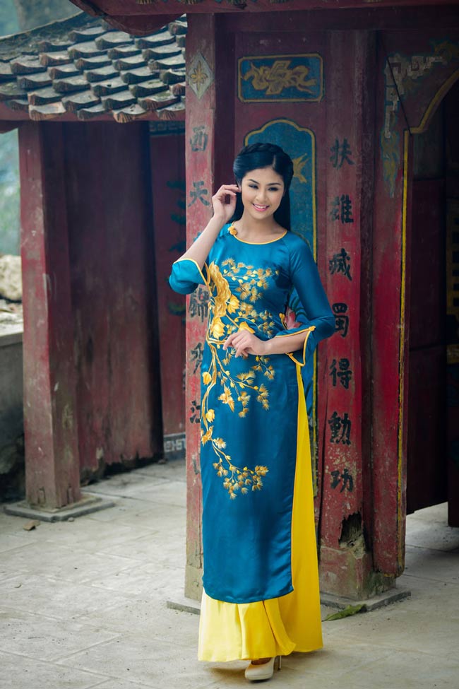 Hoa hậu Ngọc Hân trong hình ảnh áo dài đậm chất Hà Thành
