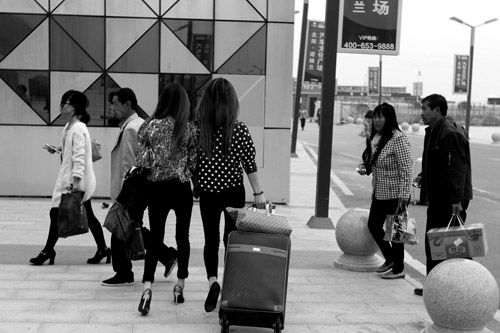 Cảm động ngắm cảnh hẹn hò của cặp đôi đồng tính - 11