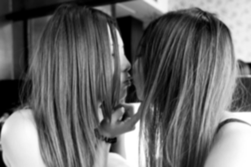 Cảm động ngắm cảnh hẹn hò của cặp đôi đồng tính - 2