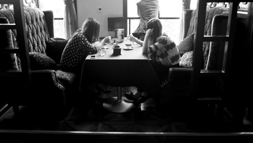 Cảm động ngắm cảnh hẹn hò của cặp đôi đồng tính - 4