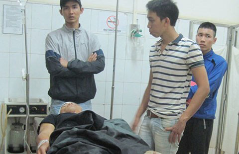 Đi đòi nợ, một thanh niên bị nhóm 20 côn đồ truy sát - 2