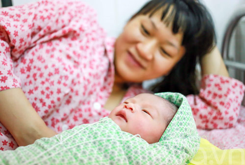 Vào BV Phụ sản ngắm các bé gái chào đời ngày 20/10 - 8